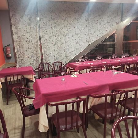 Hostal Restaurante Baraka Alagón Eksteriør billede