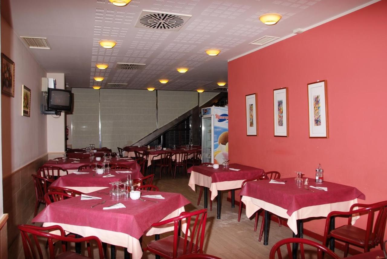Hostal Restaurante Baraka Alagón Eksteriør billede